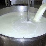 کنترل کپک مخمر در لبنیات تولیدی شش استان کشور
