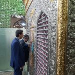 تجدید میثاق رئیس‌اتاق‌اصناف‌ایران با آرمان‌های‌امام‌(ره) و شهدا و زیارت حرم‌امام‌زاده سیدعباس